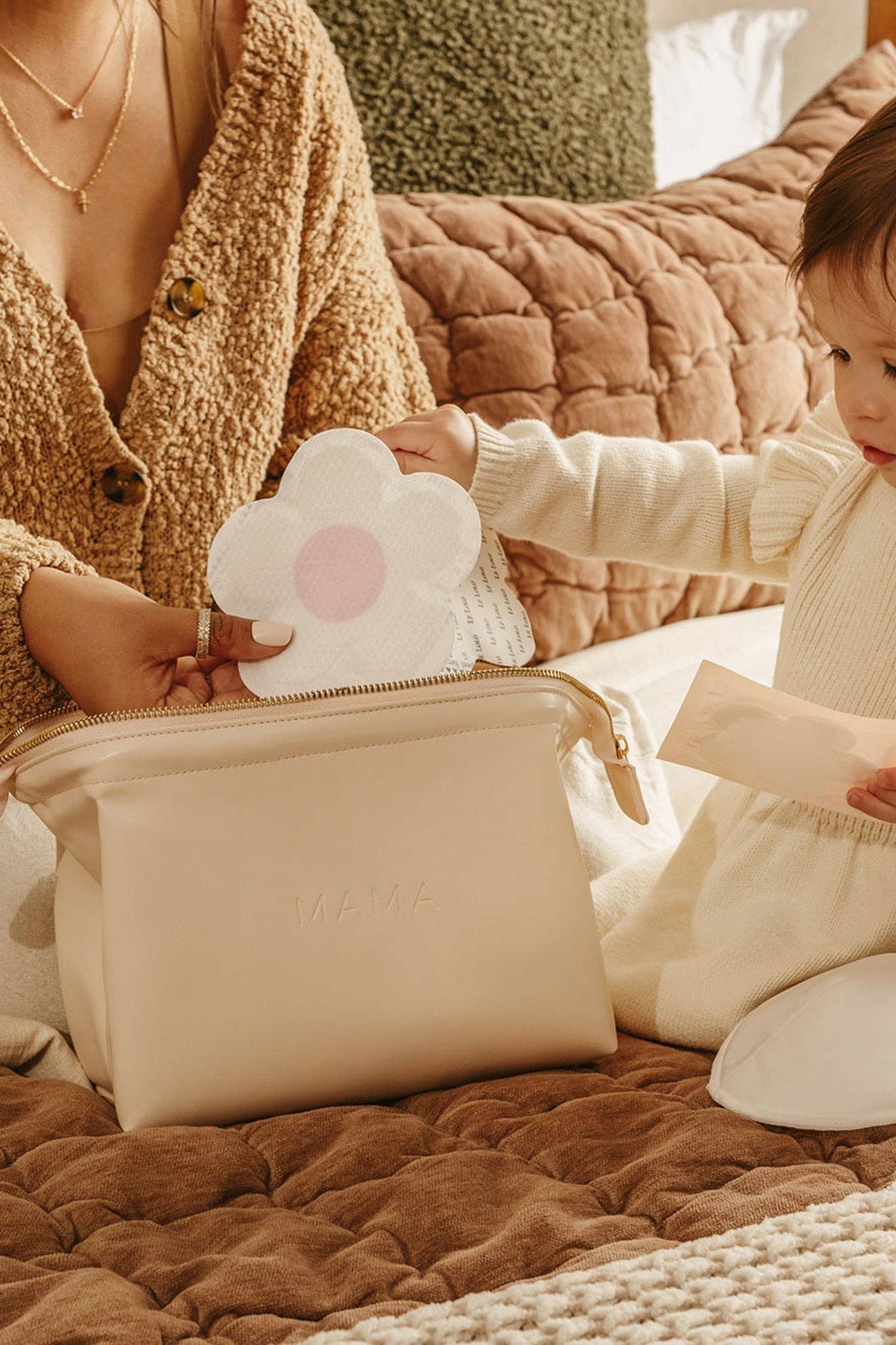 Disposable Nursing Pads for Breastfeeding Moms